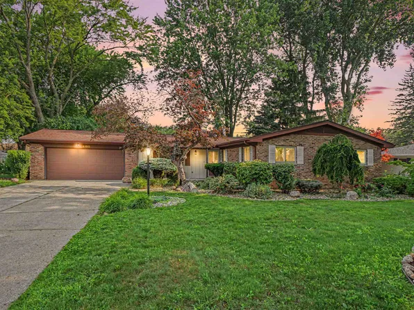 4180 Rosewood Dr, Saginaw, MI 48603