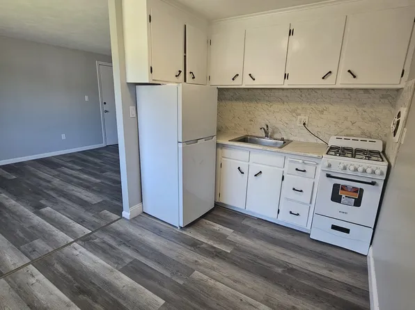 435 Allen St APT 203, New Britain, CT 06053