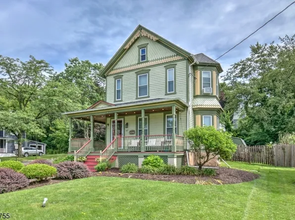 67 Leigh St, Clinton Town, NJ 08809