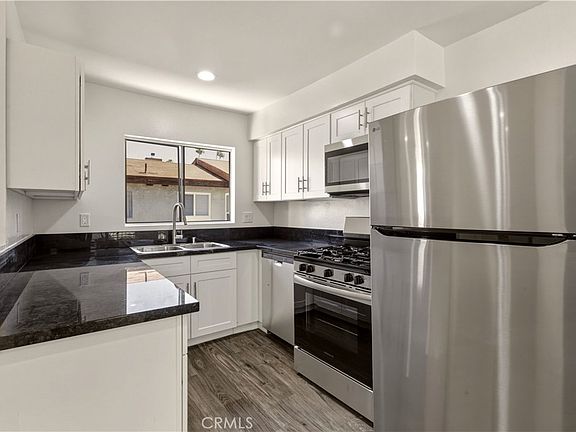 2nd image of 1155 Linden Ave #7