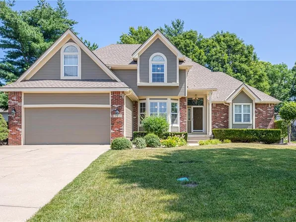 2608 SE 3rd St, Lees Summit, MO 64063