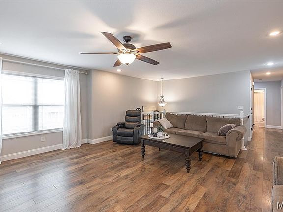 5th image of 11145 Lexington Ln