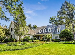 1651 Timber Woods Ln, Libertyville, IL 60048