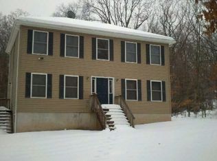 1107 Broken Ski Rd, Henryville, PA 18332