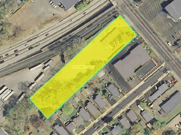 1614 State St, Schenectady, NY 12304