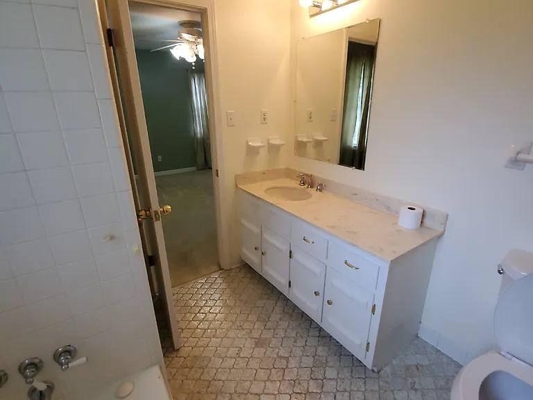 8512 Bridgewood Dr — Photo 16