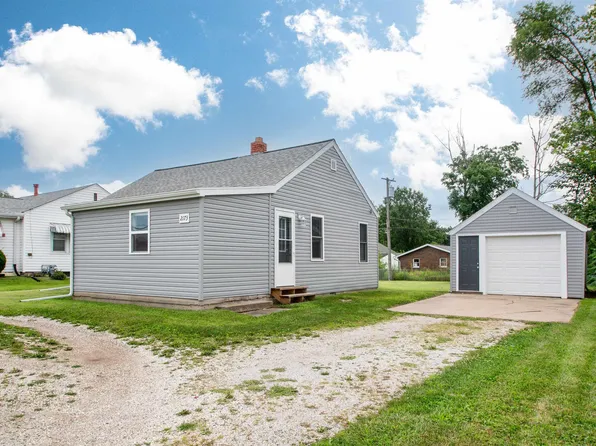 2173 Washington Rd, Washington, IL 61571