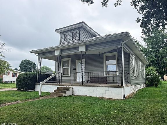 2nd image of 830 Larzelere Ave
