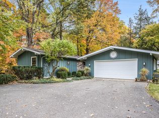 310 Horseshoe Ct, Plainwell, MI