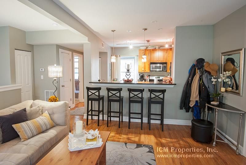 1st image of 3818 N Sheffield Ave #3N