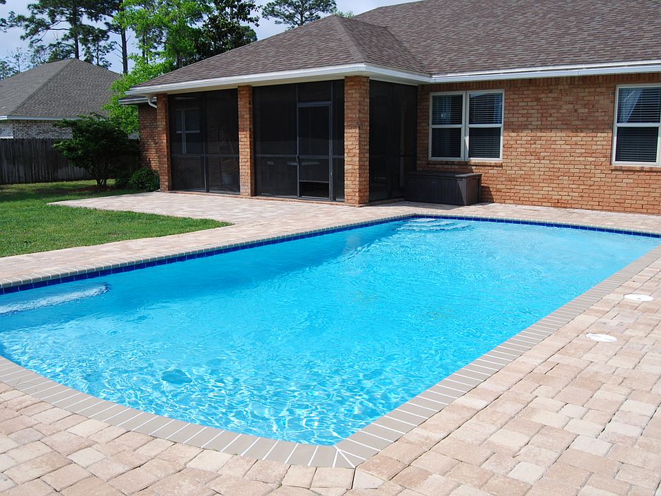 30'x15' saltwater sports poo