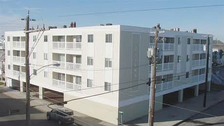 5th image of 26 42nd St Unit 101