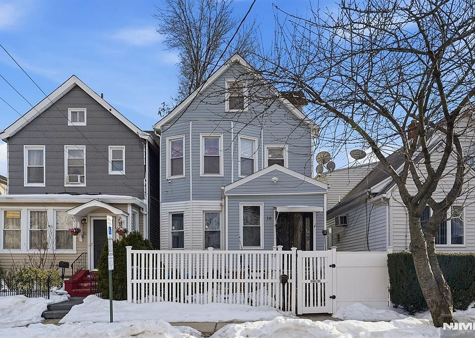 1st image of 10 Maple St