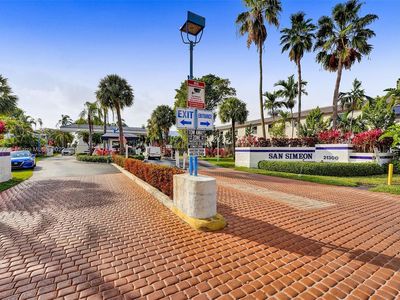 271 NE 211th St, Miami, FL, 33179