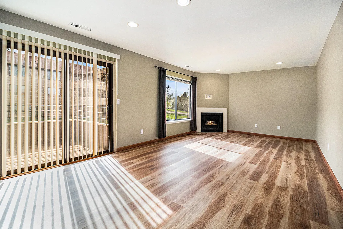 Building Photo - 225 Briarcrest Dr #204