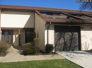 32627 Jefferson Dr #27, Solon, OH 44139
