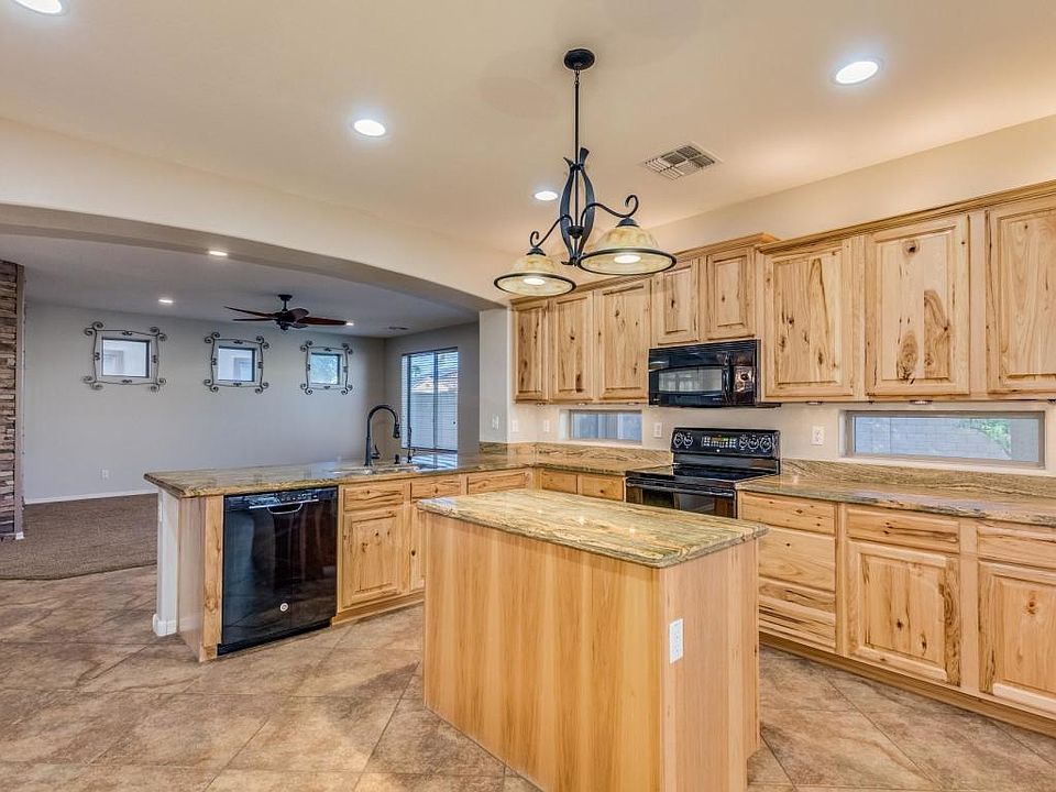 1st image of 436 W Desert Broom Dr