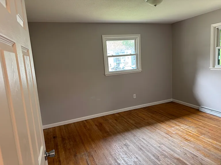 179 Grandview Ave W — Photo 22