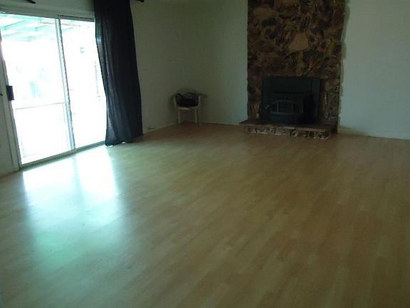 4th image of 1900 Park Cir