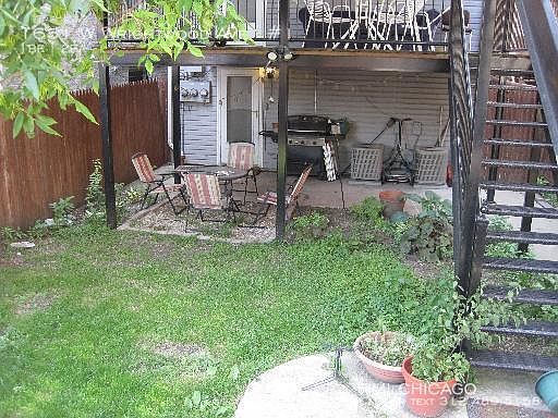 2nd image of 1651 W Wrightwood Ave APT 1