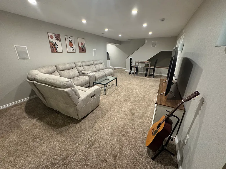 742 Lavastone Ave — Photo 3