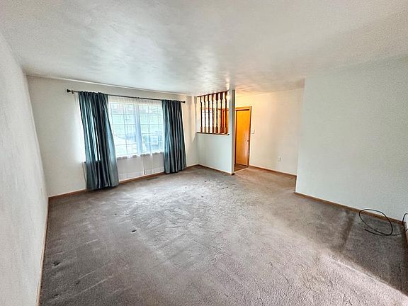 3rd image of 615 WOODRIDGE DRIVE