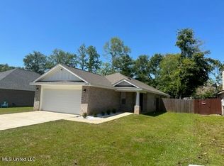 14032 Fox Hill Dr, Gulfport, MS 39503