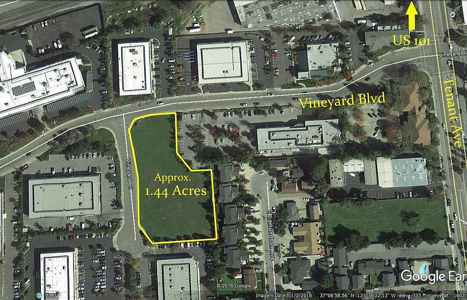 1st image of 240 Vineyard Ct