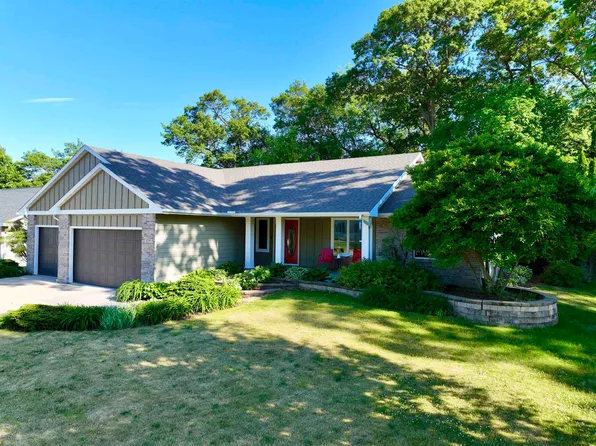 2716 Twelve Oaks Dr, Milton, WI 53563