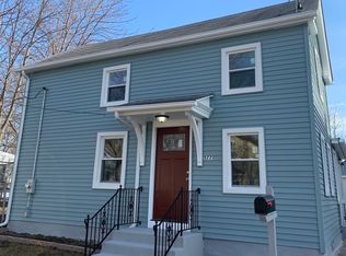 577 2nd Ave, Aurora, IL 60505