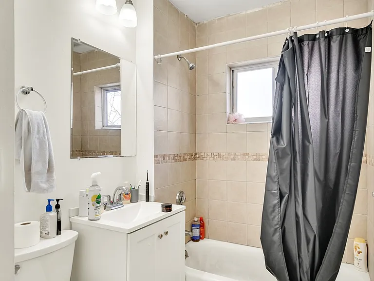 20 Ashford St #1A — Photo 10
