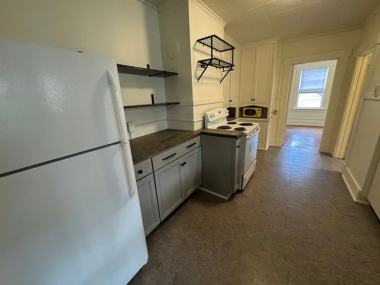 616 S Grand Ave — Photo 4