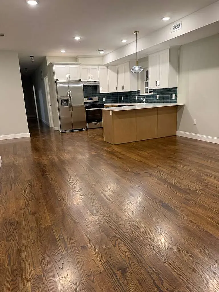 4 bed, 1300 sqft, $2,950 — Photo 2