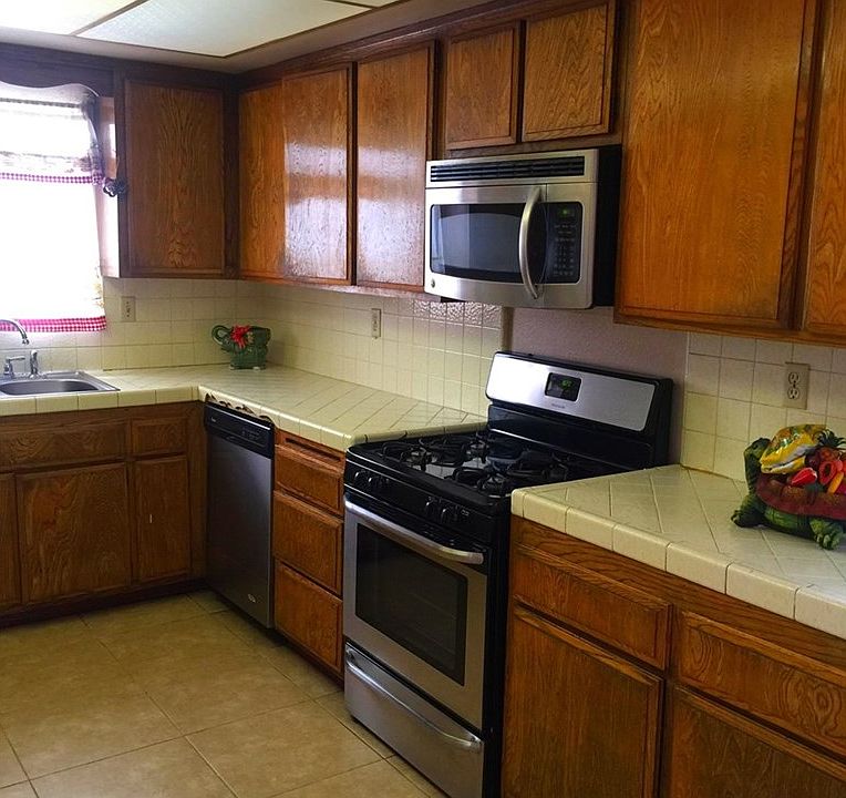 1st image of 11824 Menlo Ave