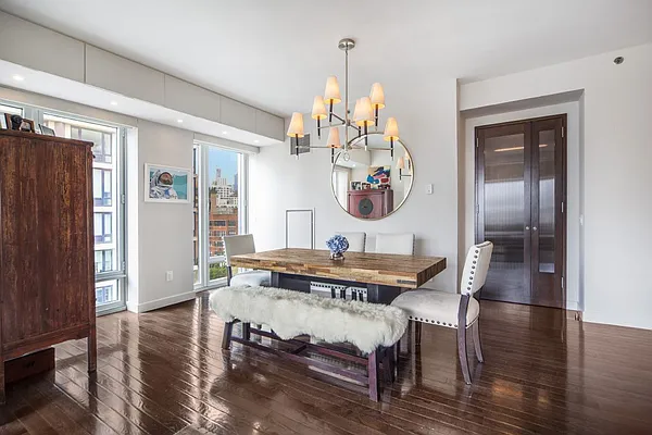 Sold by Warburg | media 12