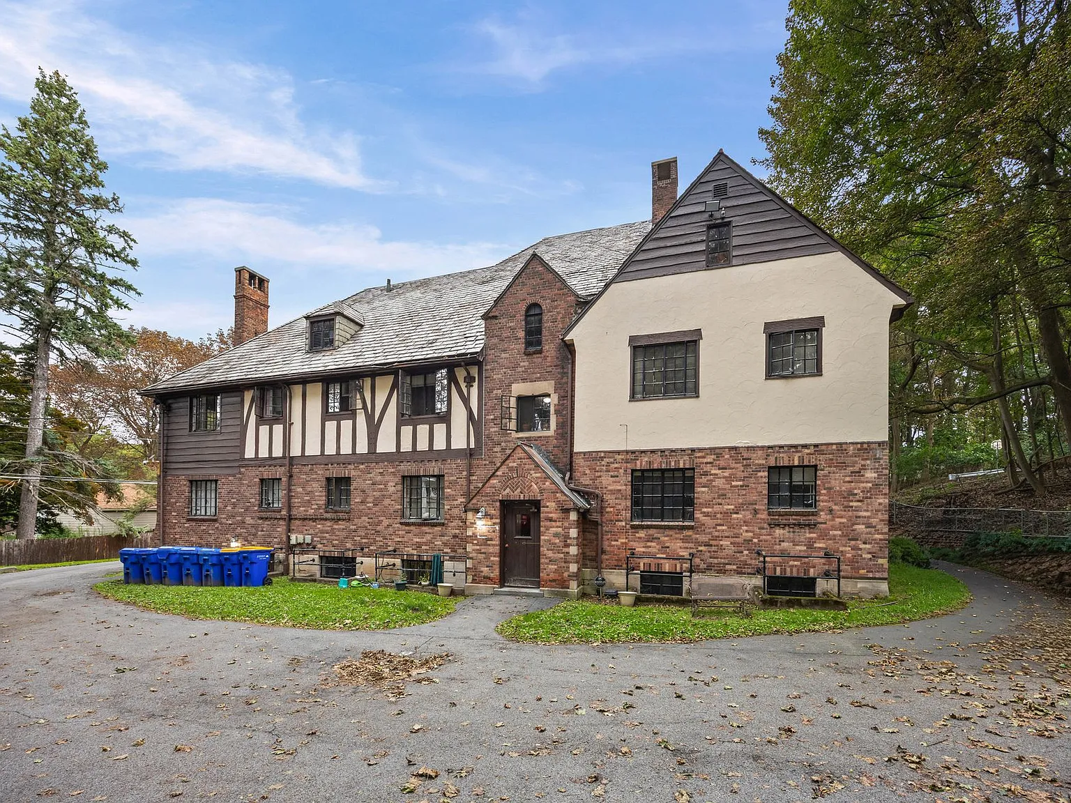 125 Highland Parkway — Photo 4