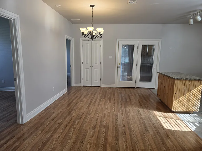 203 Pecan St #B — Photo 9