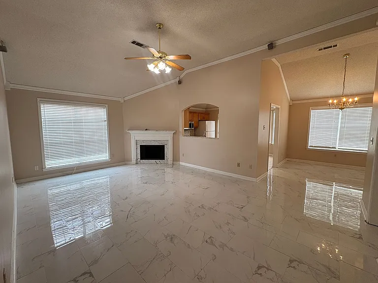 390 N Ericson Rd — Photo 1