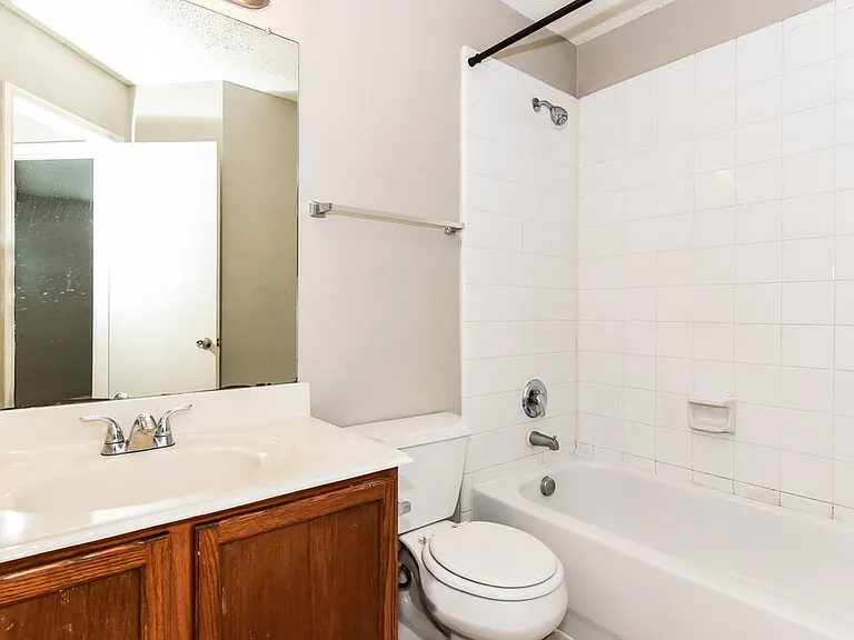 1112 Alexandria Dr — Photo 18