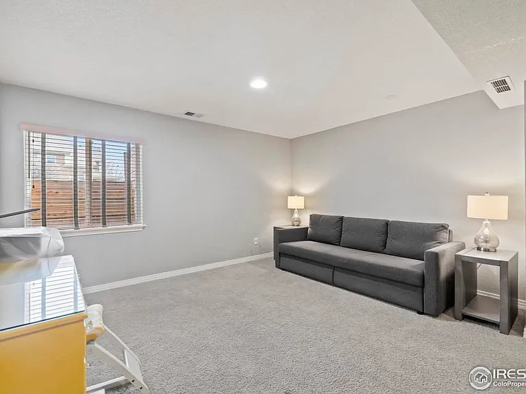 2715 Rigden Pkwy #8 — Photo 1