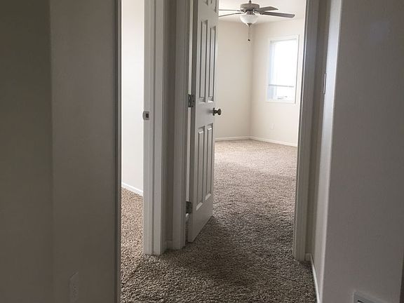 4th image of 930 31st Ave W