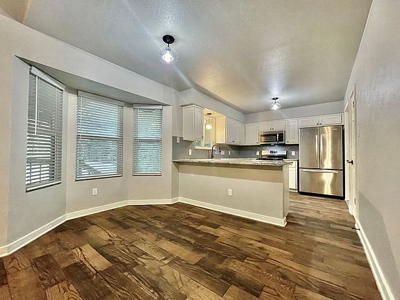 4th image of 2013 Ramona Cir