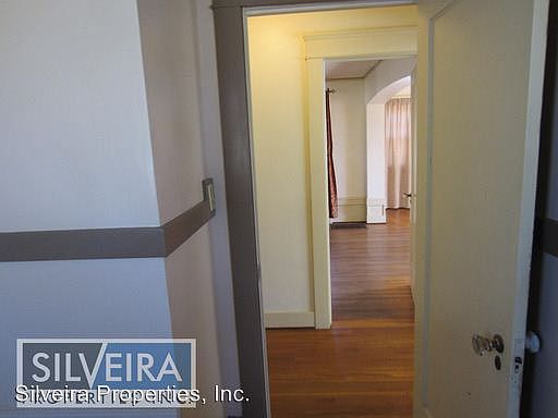 5th image of 527 E Orange St