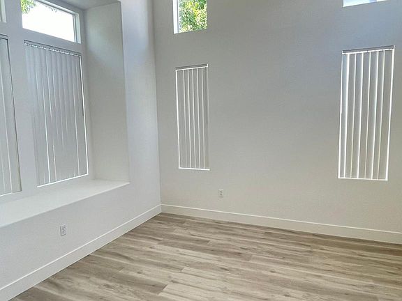 4th image of 1243 Thornbury Ln
