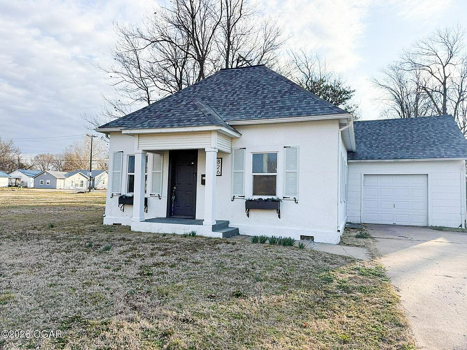 1st image of 826 J St NW