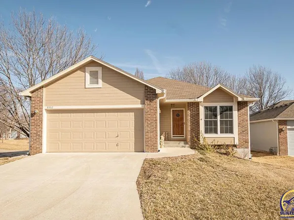 3532 SW Willow Brook Dr, Topeka, KS 66614