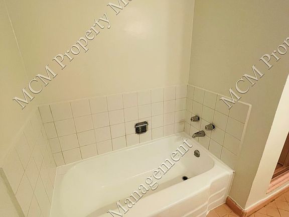 5th image of 1605 N Martel Ave #13