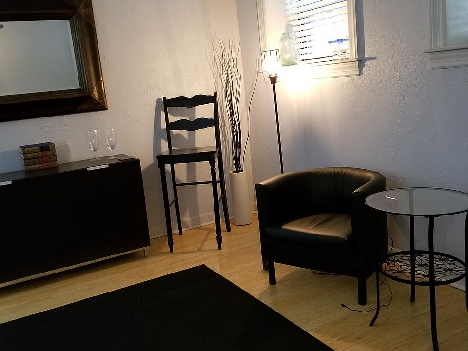 1st image of 2835 N Cambridge Ave APT B