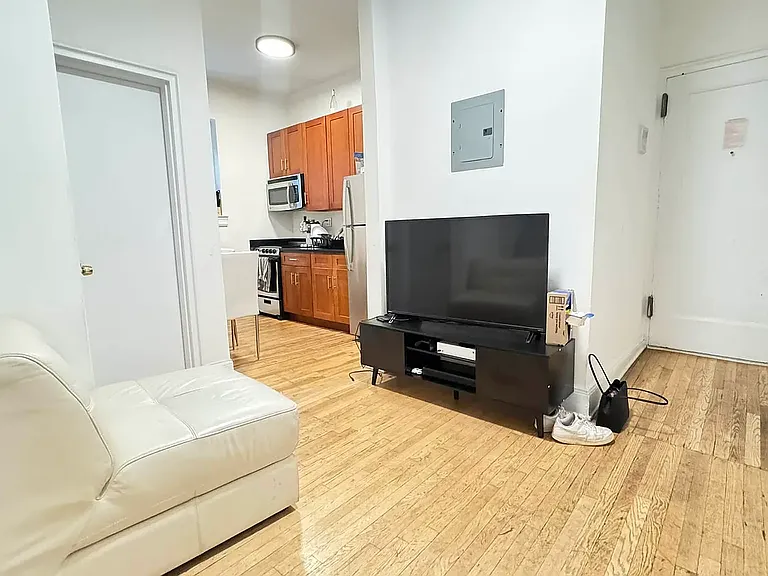 55 E 2nd St #1 — Photo 3