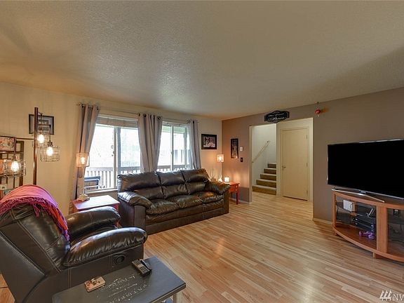 4th image of 2643 Rossiter Ln
